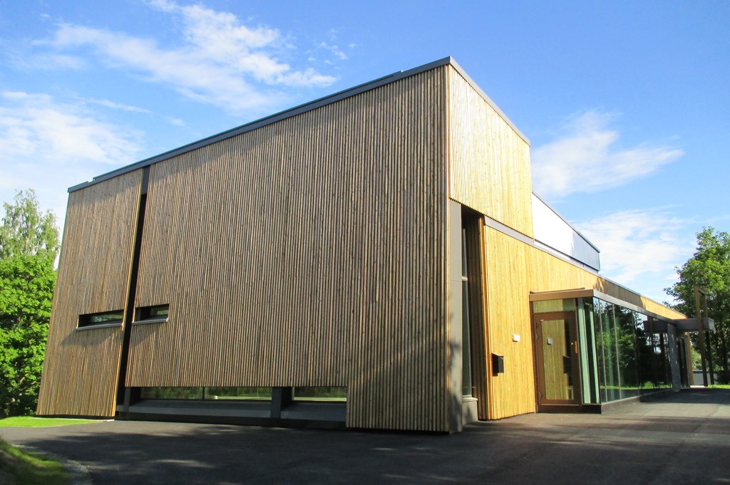 Eiksmarka kirke, bildet